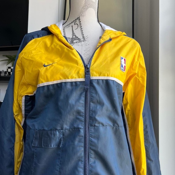 Vintage Nike windbreaker jacket - Picture 4 of 7